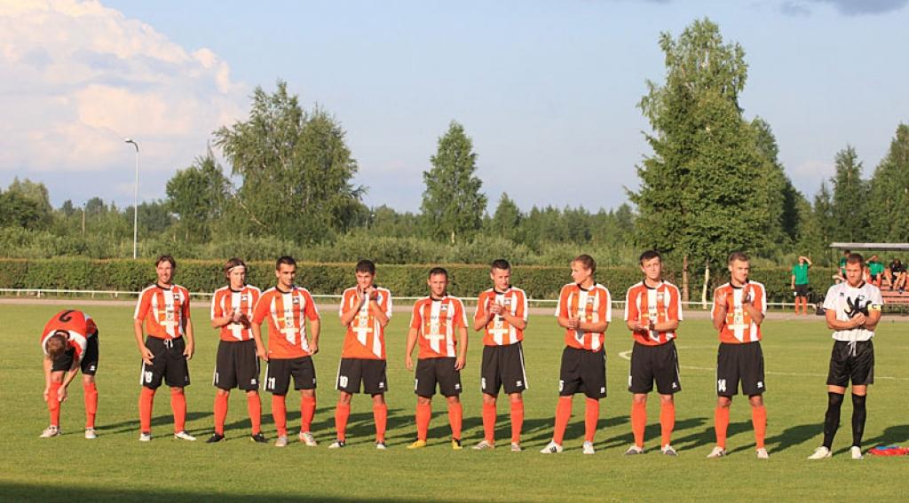 Futbols: spēlē debitē 4 jauni futbolisti, rezultāts - 1:1