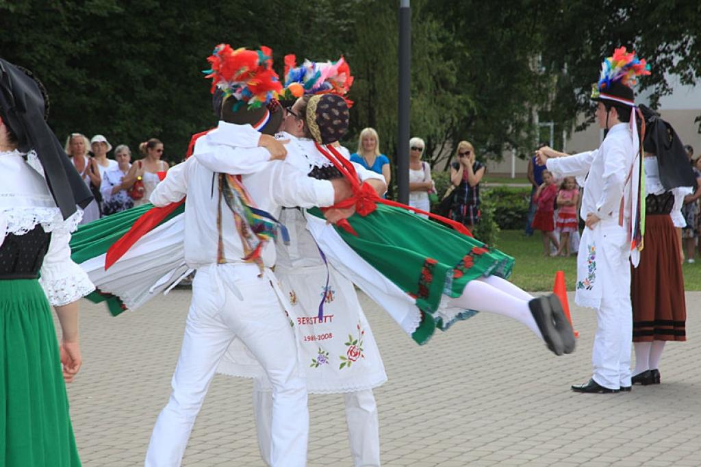 Pilsētas svētkos daudz cittautu viesu