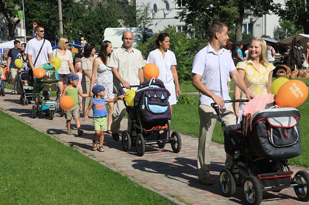 Svētkos sumina 63 mazos gulbeniešus
