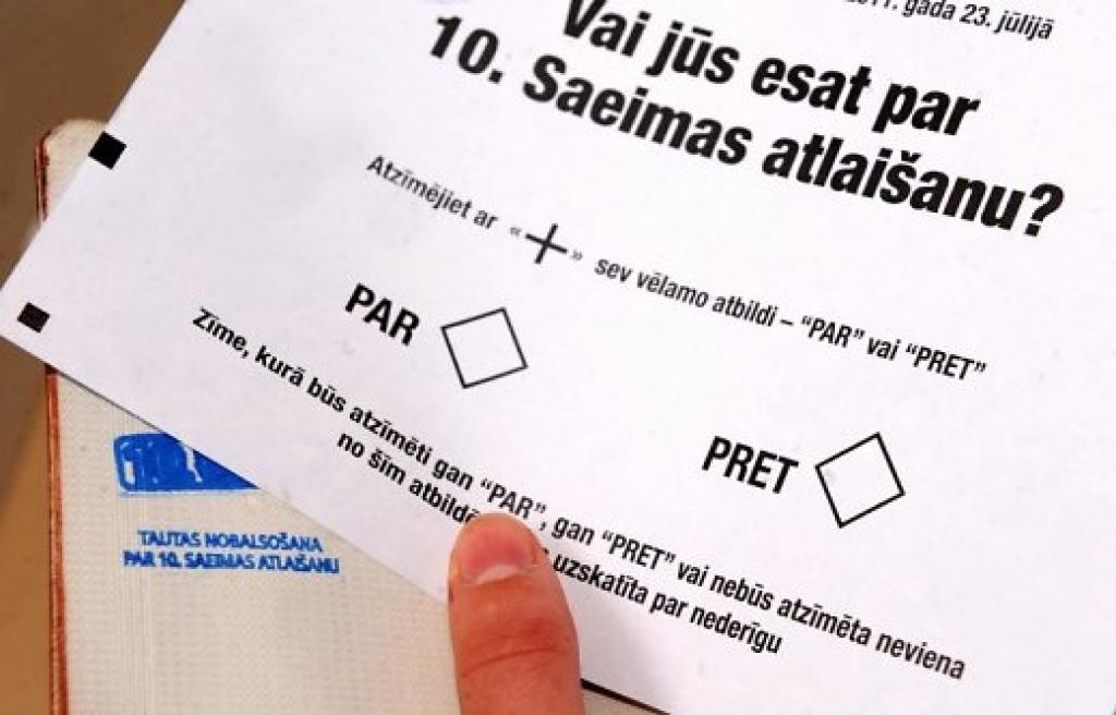 Referendums: balsošana Latvijā beigusies; CVK sāk skaitīt balsis