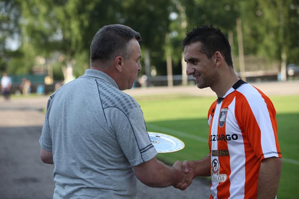 Futbols: gulbenieši pret liepājniekiem cīnās neizšķirti