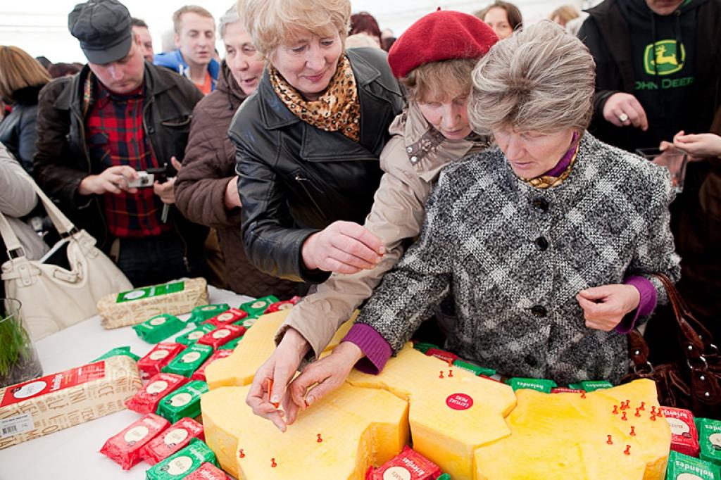 600 Latvijas piensaimnieki atklāj jaunu siera zīmolu PATS