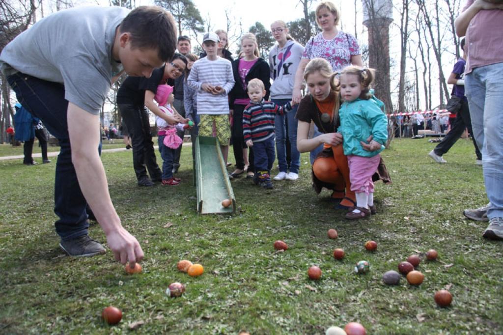 Jauka nāca Lieldieniņa...