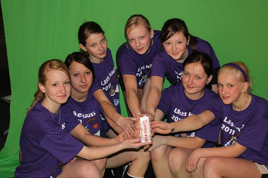 Volejbols: sekmīgi startē sacensībās "Lāse 2011" (ir foto)