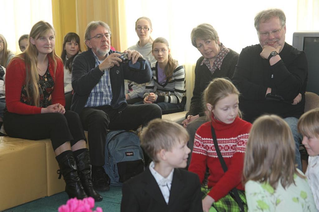 Bērnu bibliotēkā ciemojas skolotājs Jāps