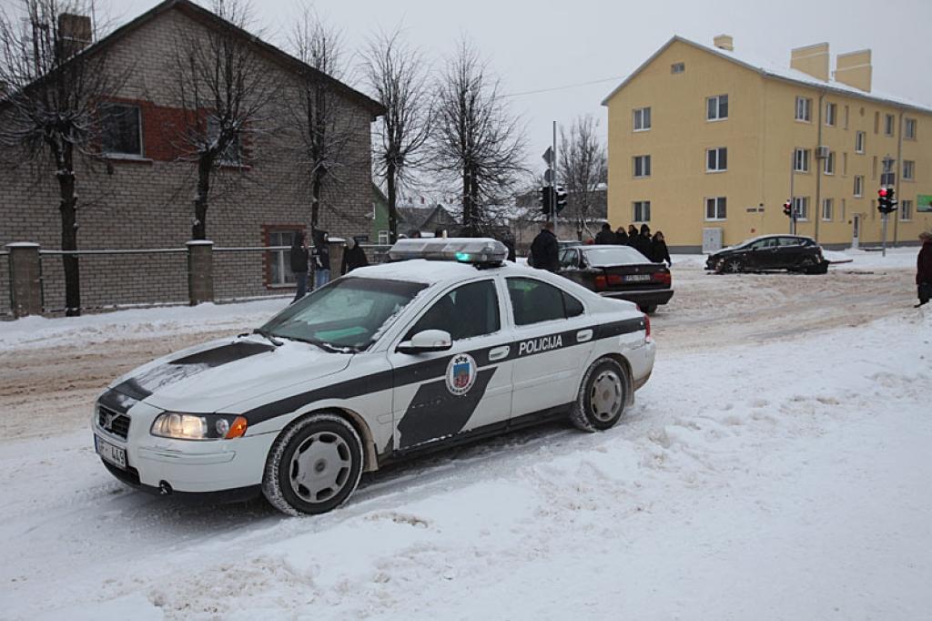 Autovadītāji neievēro noteikumus