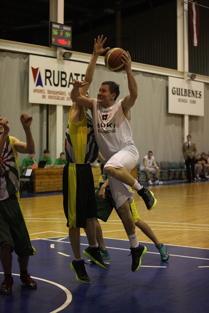 Basketbols: "Buki" sīvā cīņā pārspēj BS "Daugava"