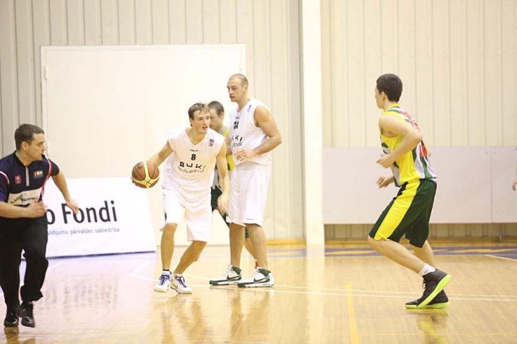 Basketbols: Mikus Sokolovs - otrs labākais trīspunktu metienos