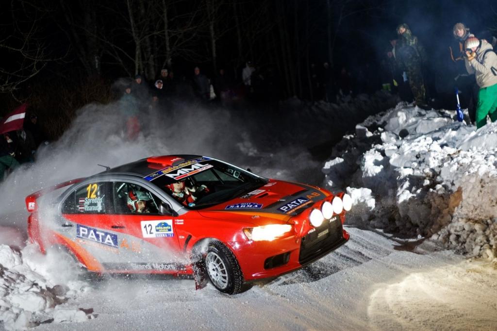 Rallijā  "Sarma 2011" cīņa par uzvaru Skandi rallija komandai izpaliek 