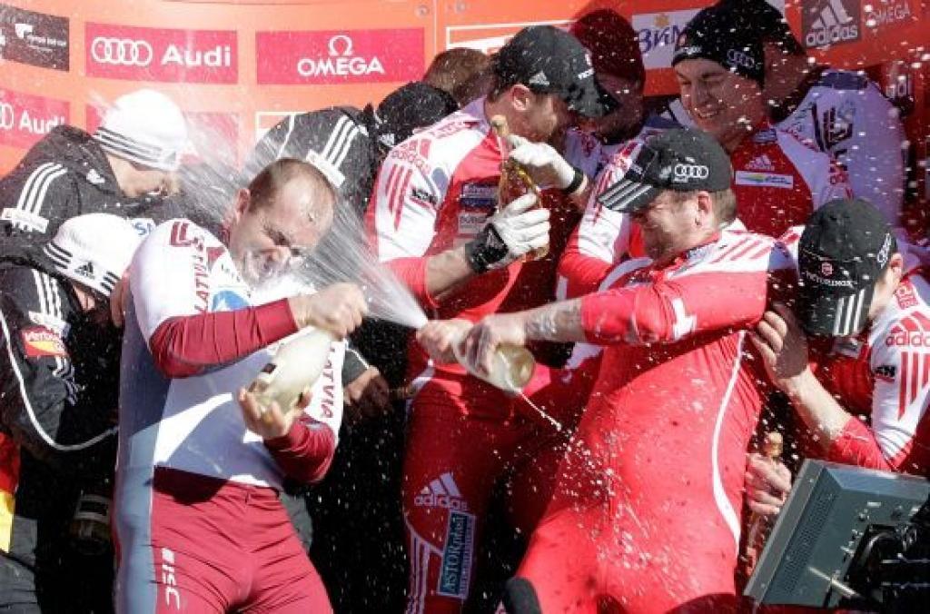 Bobslejs: Maskalāna četrinieks uzvar PK posmā Sanktmoricā