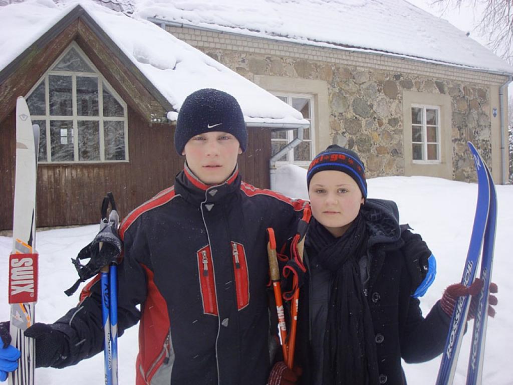 Beļavieši sacenšas ziemas sporta spēlēs