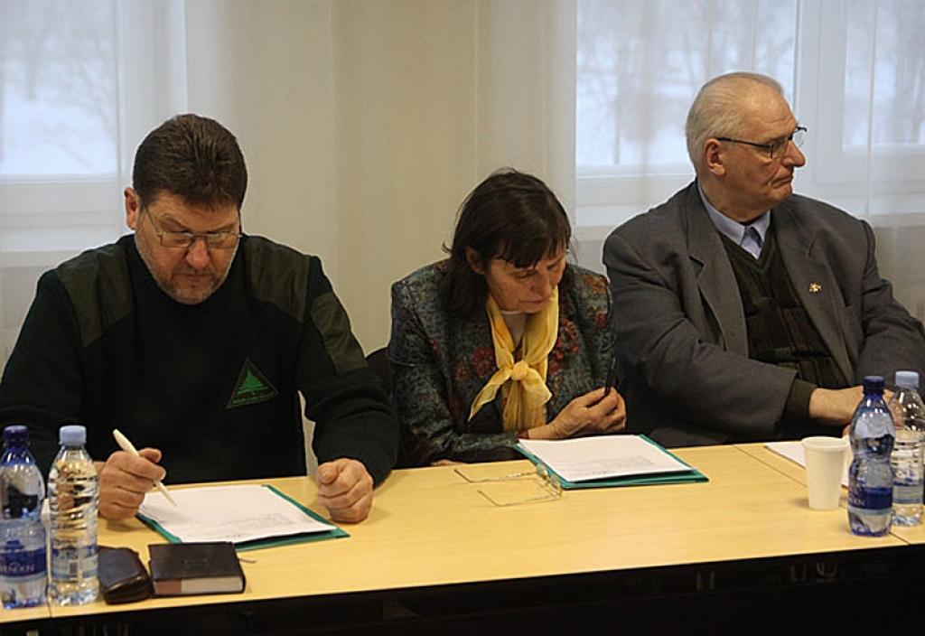 Deklarācijas: deputāti publisko ienākumus