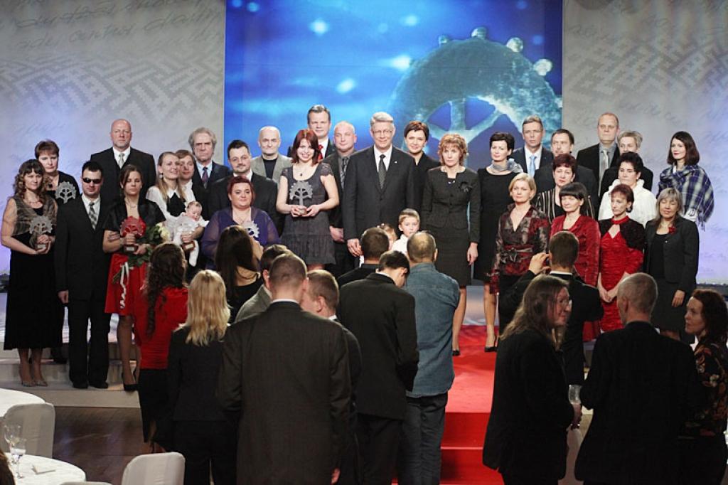 Pasniegtas Latvijas lepnuma 2010 balvas