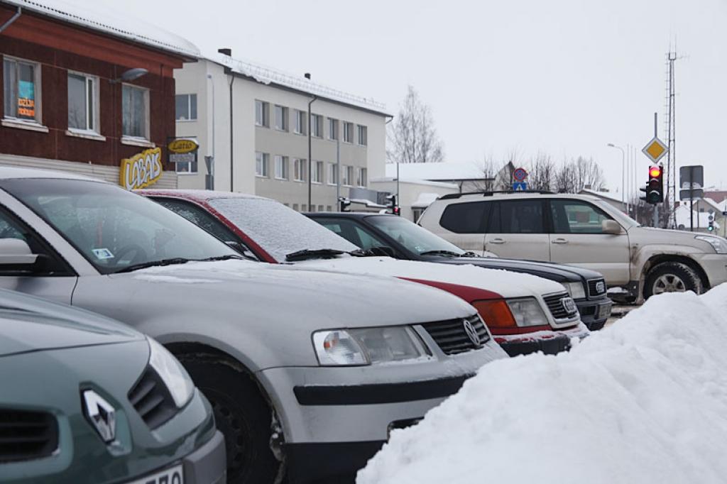 Novada zemnieki iebilst dienesta auto nodoklim
