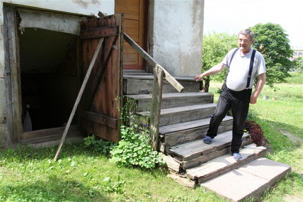 Seniori lūdz palīdzēt mājas remontā