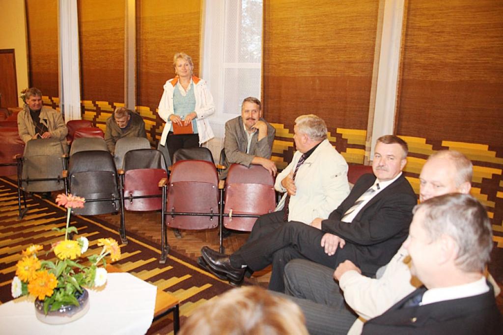 Novada domes deputāti tiekas ar druvēniešiem (labots)