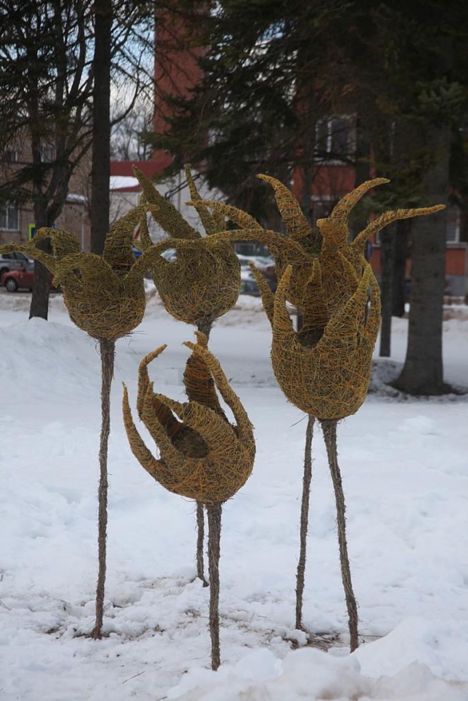Skvērā – fantāzijas ziedi