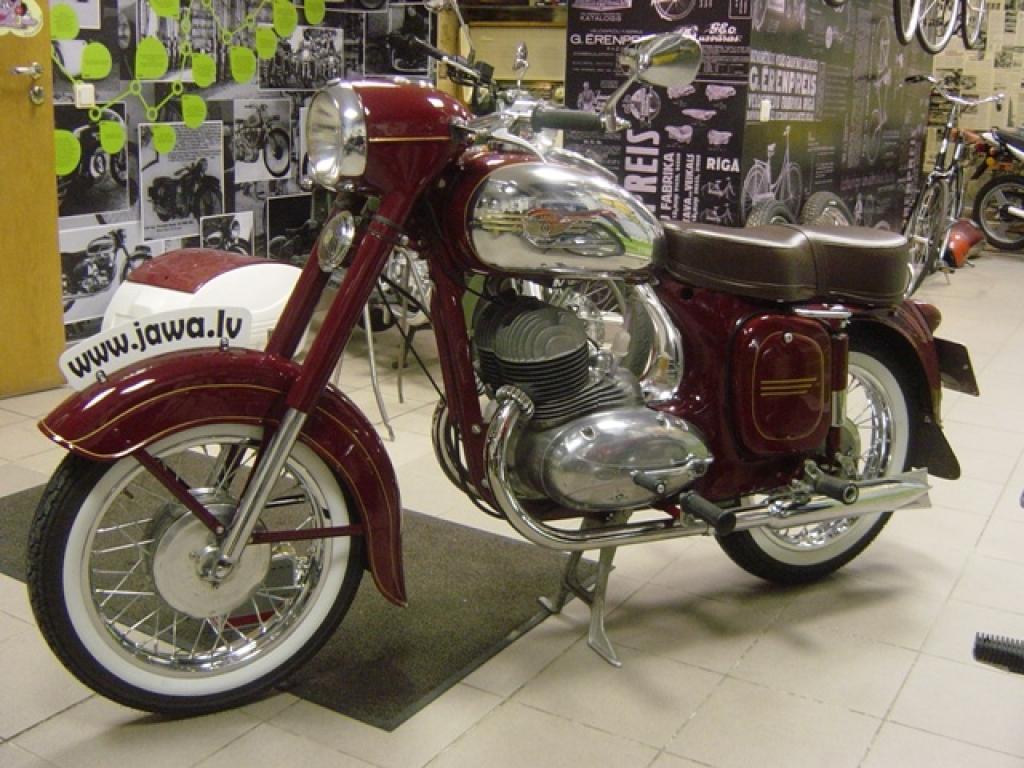 Tikai izstādē „Motocikls 2013” – unikāla motociklu „Jawa” kolekcija