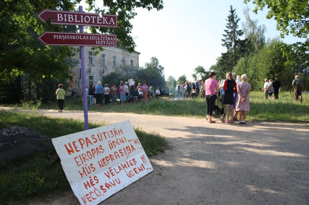 Stāķu iedzīvotāji turpina protestēt 