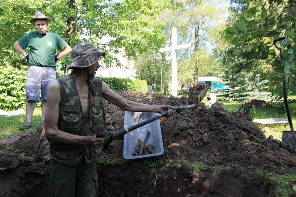 Pārapbedīs vācu karavīrus