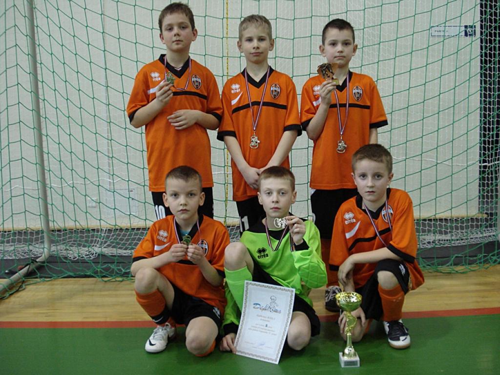 Telpu futbols: Gulbenes BJSS I komandai - sudrabs