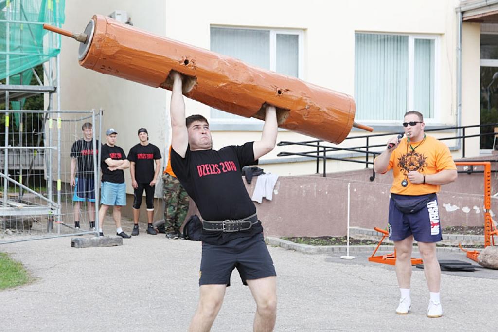 Spēcīgākais puisis mīt Rankā