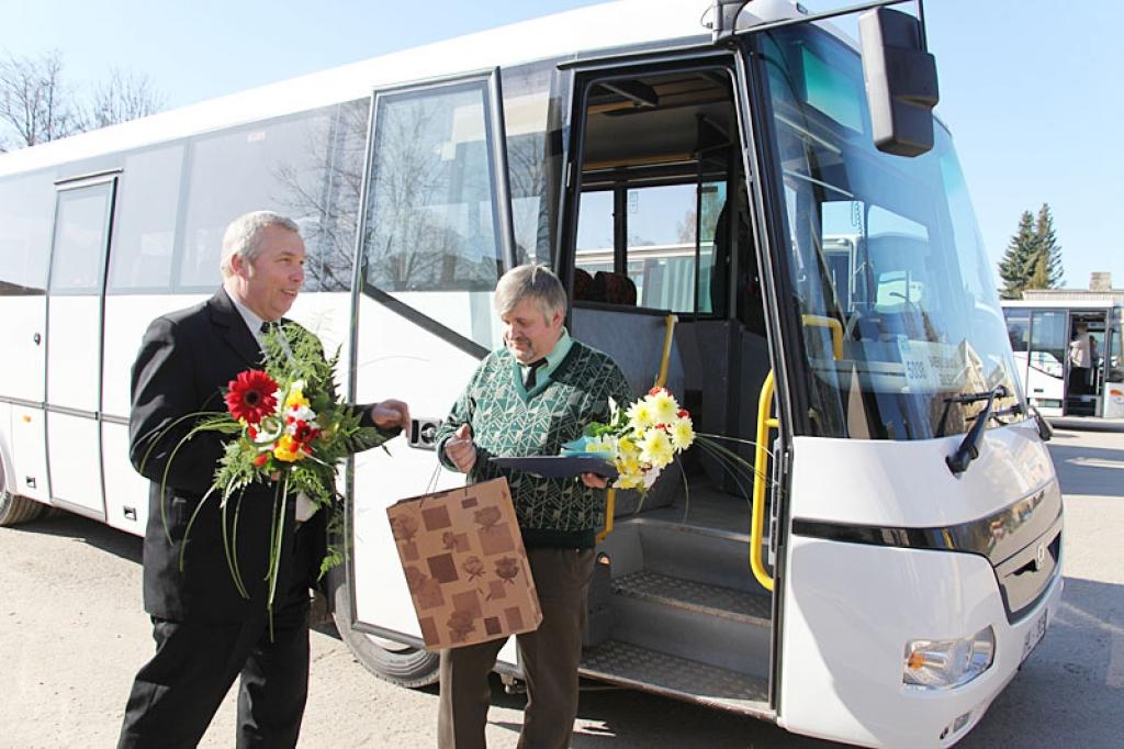 Nopērk jaunu autobusu