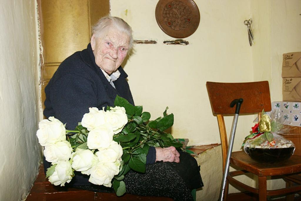 Vecākajai iedzīvotājai – 102 gadi