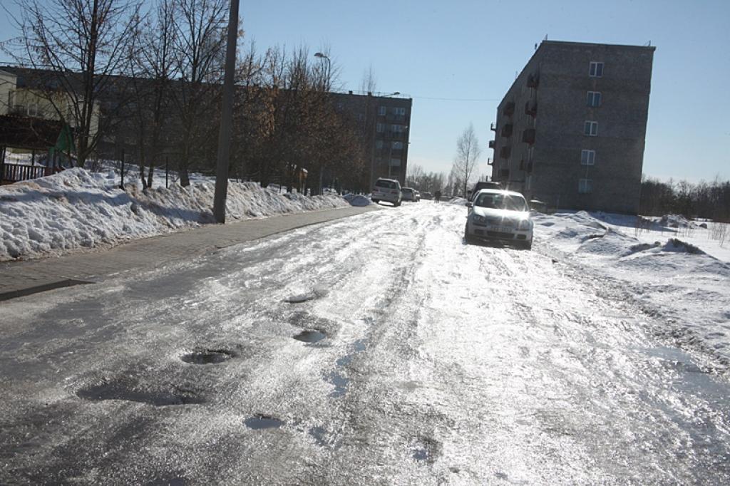 Gulbenieši bezdarbībā vaino pilsētas pārvaldi, bet tā – iedzīvotājus
