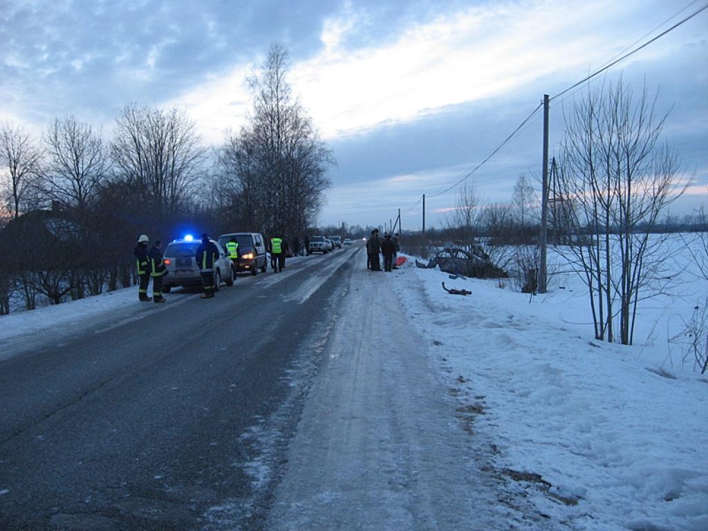 Vidzemē notiek divi ceļu satiksmes negadījumi, traumas gūst sešas personas