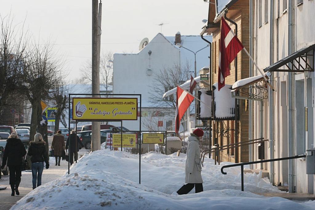 Ne Lietuvas valsts, ne Igaunijas valsts svētkos Latvijas valsts karogs nav jāizkar