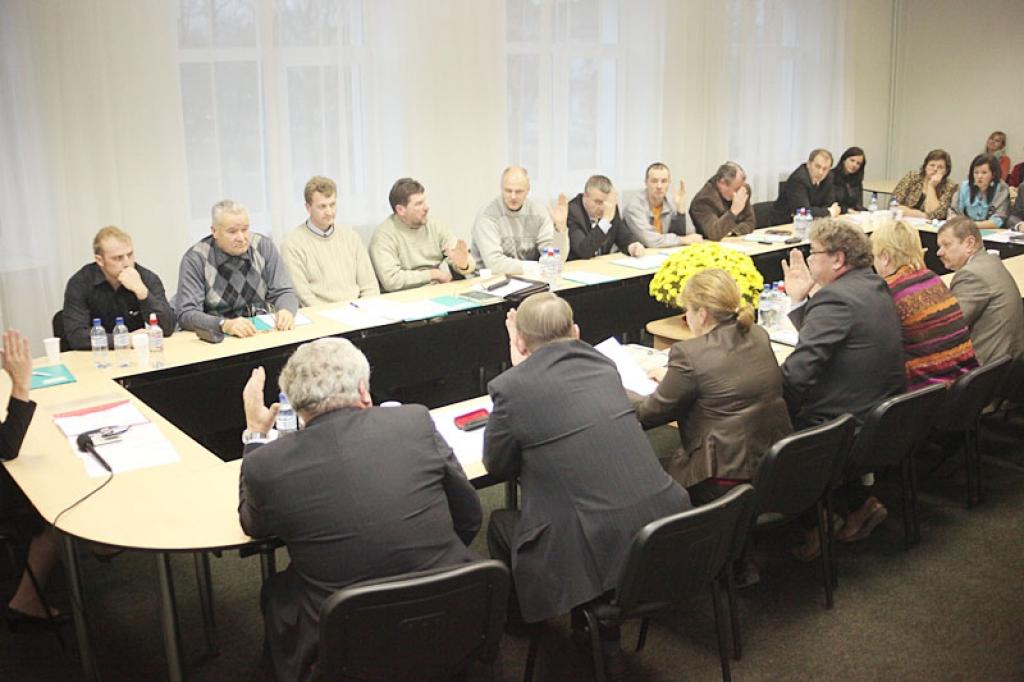 Novadu pārvaldīs par 1,8 miljoniem latu