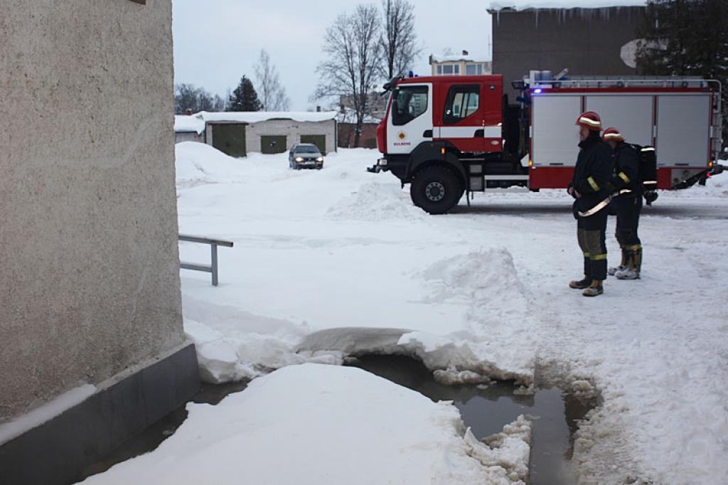 Ugunsdzēsības signalizācija ziņo par plūdiem