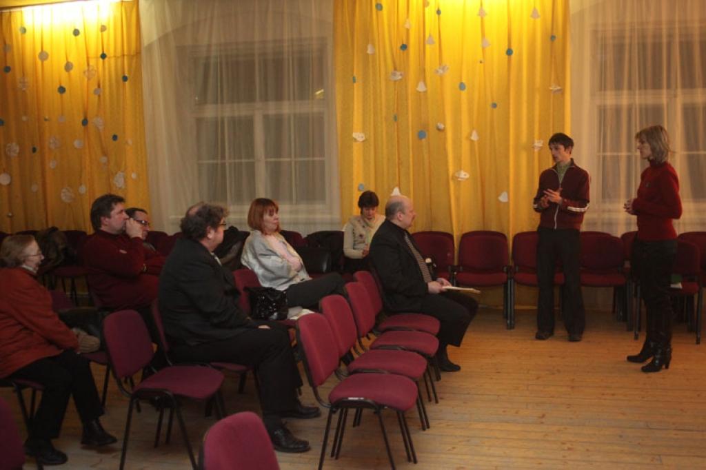 Divarpus stundas diskutē par cūku fermas ieceri