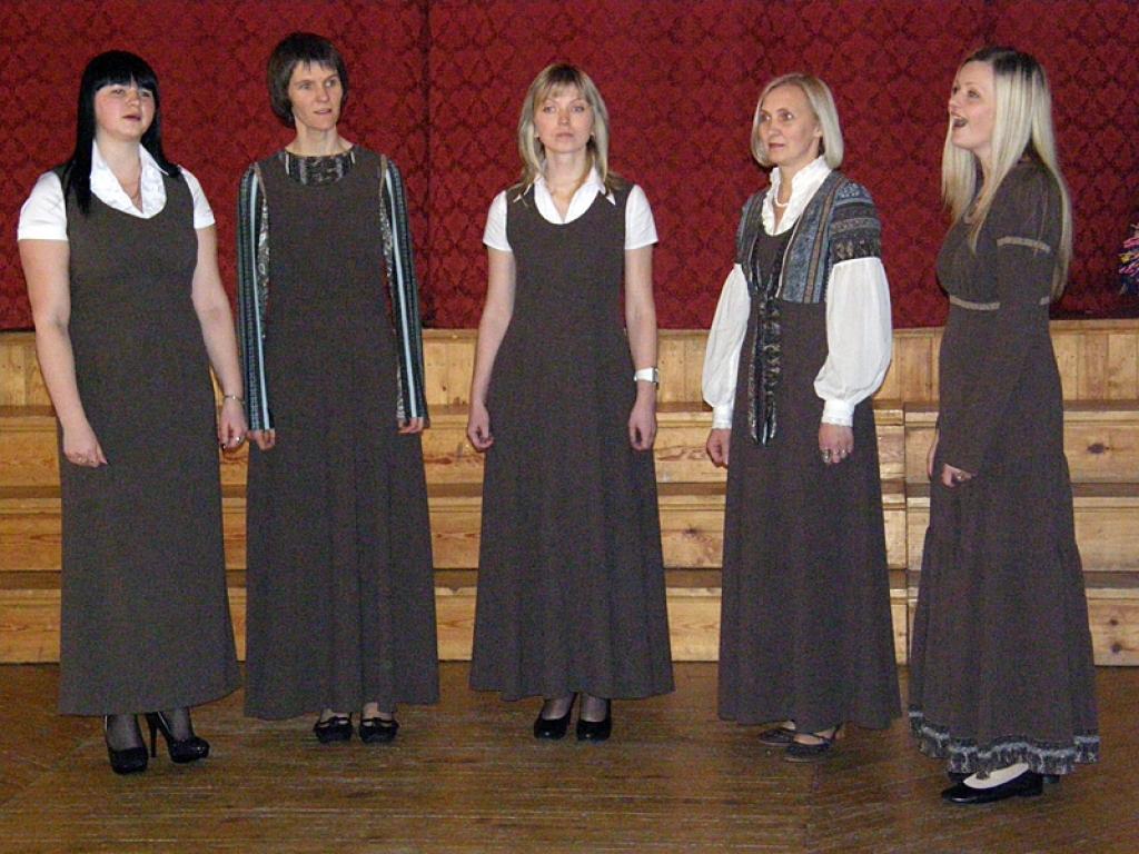 Novada vokālie ansambļi savu prasmi rāda Galgauskā