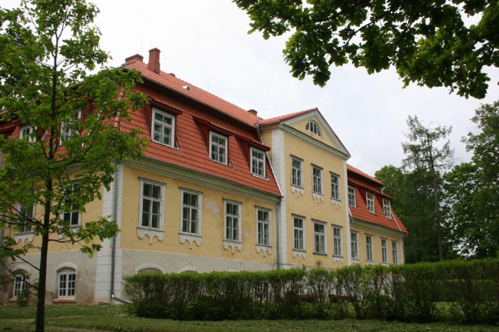 Skolēnu piepildījums piecās skolās ir mazs (labots)
