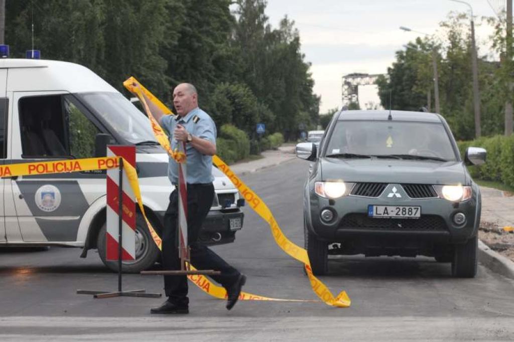 Uz Kalpaka ielas atrod kara laika lādiņu (papildināts)