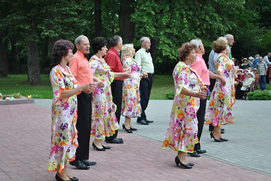 „Reveranss” dejo Beverīnas novadā