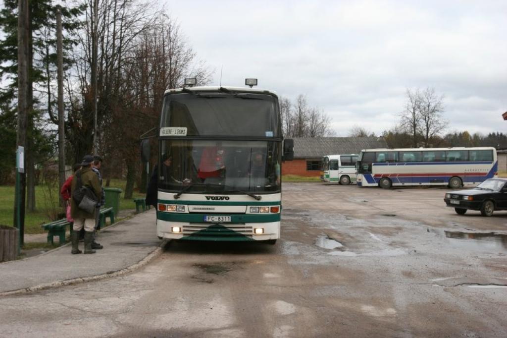 Par "Gulbenes autobusa" nākotni vadība klusē