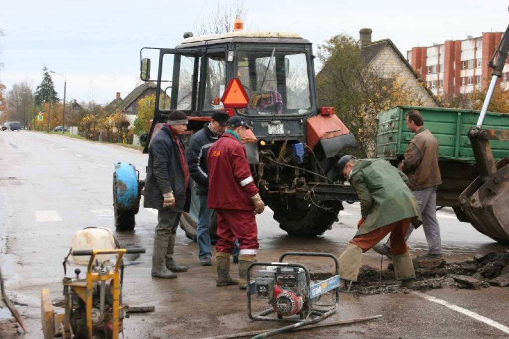 Blaumaņa ielā – ūdensvada avārija