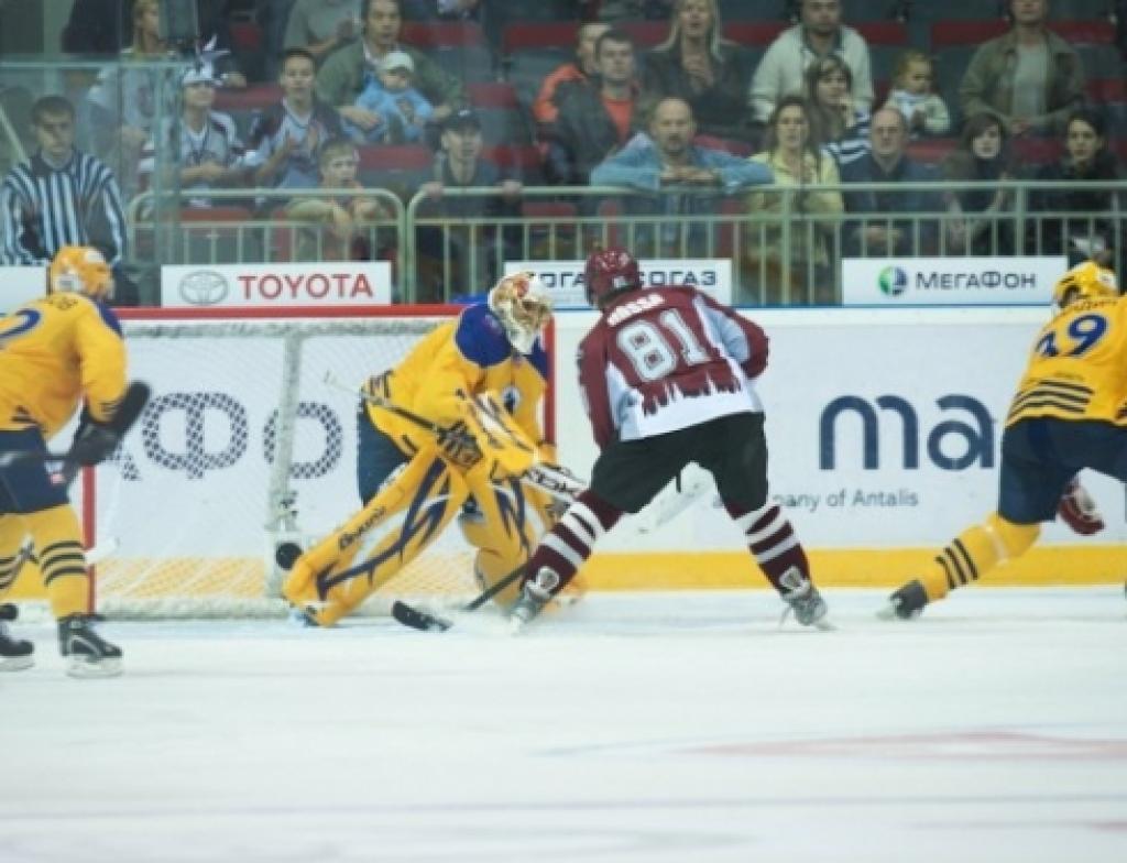 Rīgas "Dinamo" uzvar Kontinentālās Hokeja līgas līderus