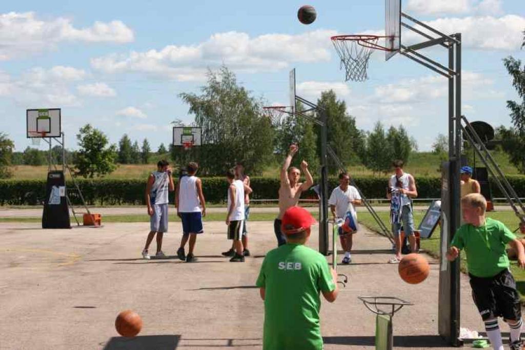 Sacenšas SEB Novadu kausa izcīņā ielu basketbolā