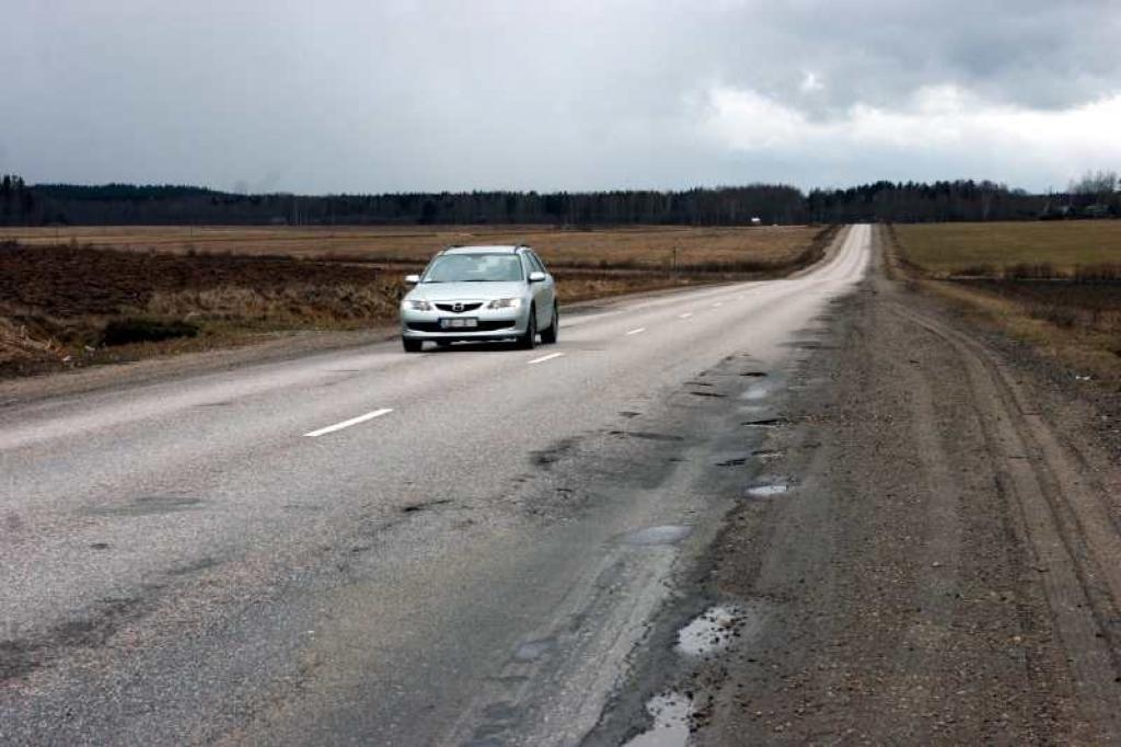 Par bīstamām bedrēm var ziņot ziemas dežurantam