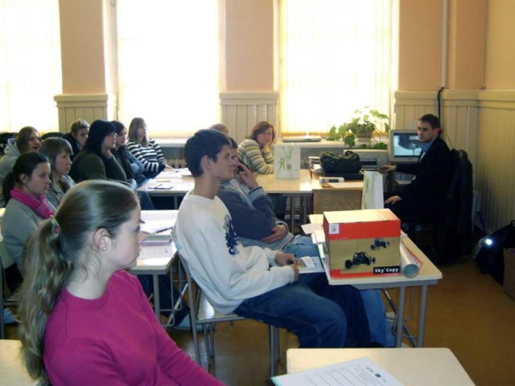 Skolēniem popularizē ģimenes ārsta profesiju