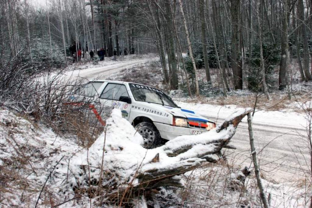 Pērciet sestdienas "Dzirksteli" ar rallija "Sarma" pielikumu!