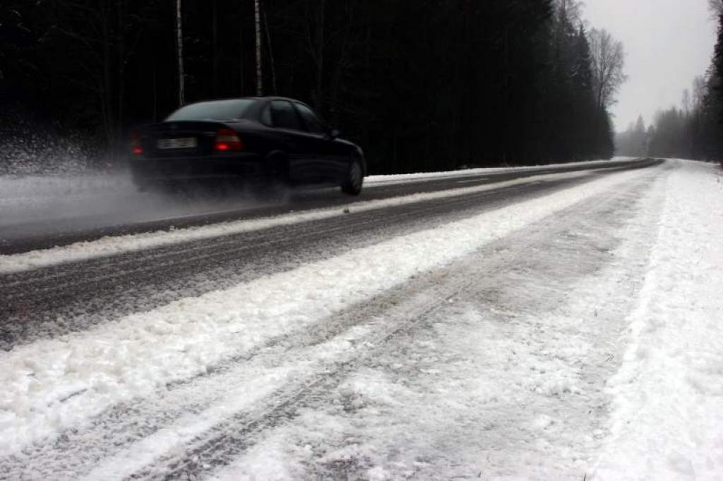 Slīdamība likvidēta 761 kilometrā ceļa