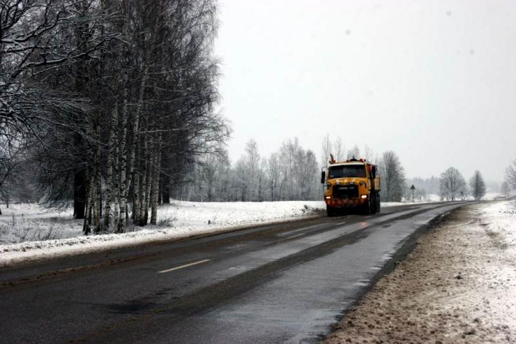 Nedēļas laikā rajonā no sniega attīra 518 kilometrus autoceļu