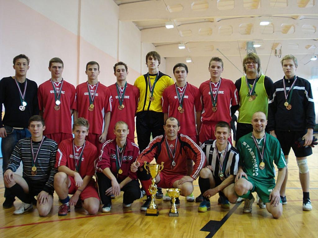 Telpu futbols: startē 2013.gada novada čempionāts