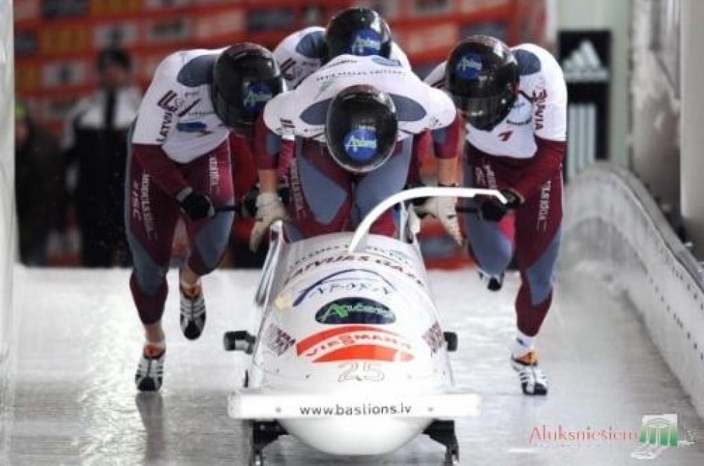 Bobslejs: Melbārža četriniekam - devītā vieta