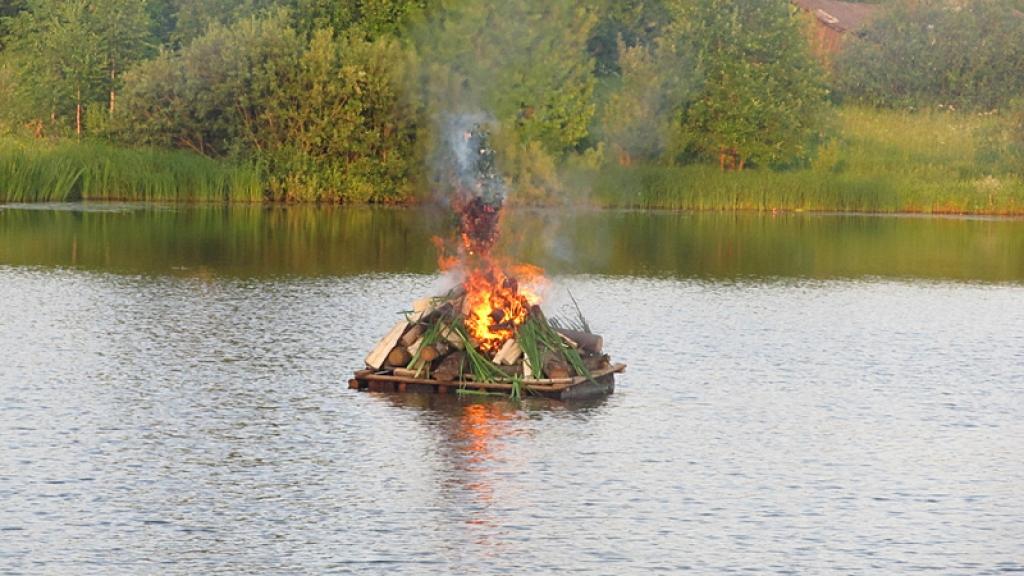 Portāla lietotāju foto: Saulgriežu jampadracis Līgo pagastā. 21.06.13